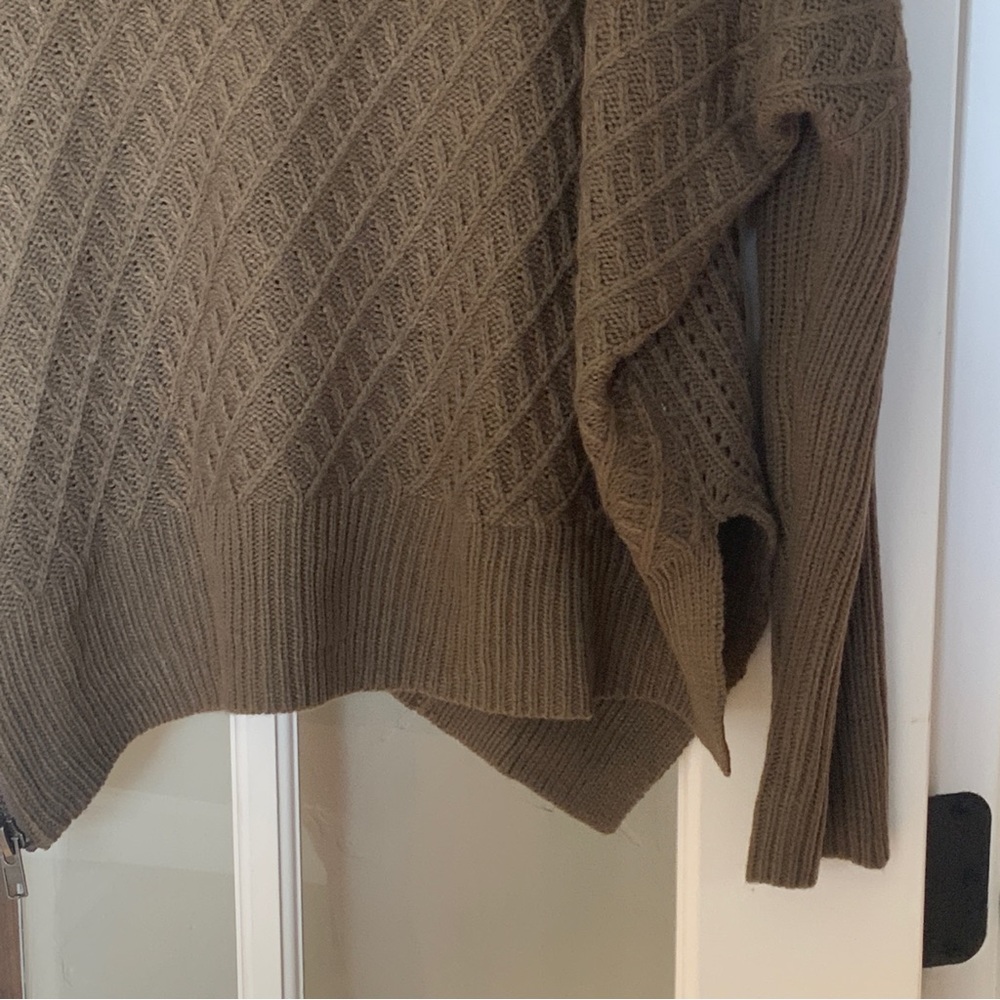 RELISTED UNDER SWEATERS Oversized Patterned Knit Sweater - Picture 10 of 13